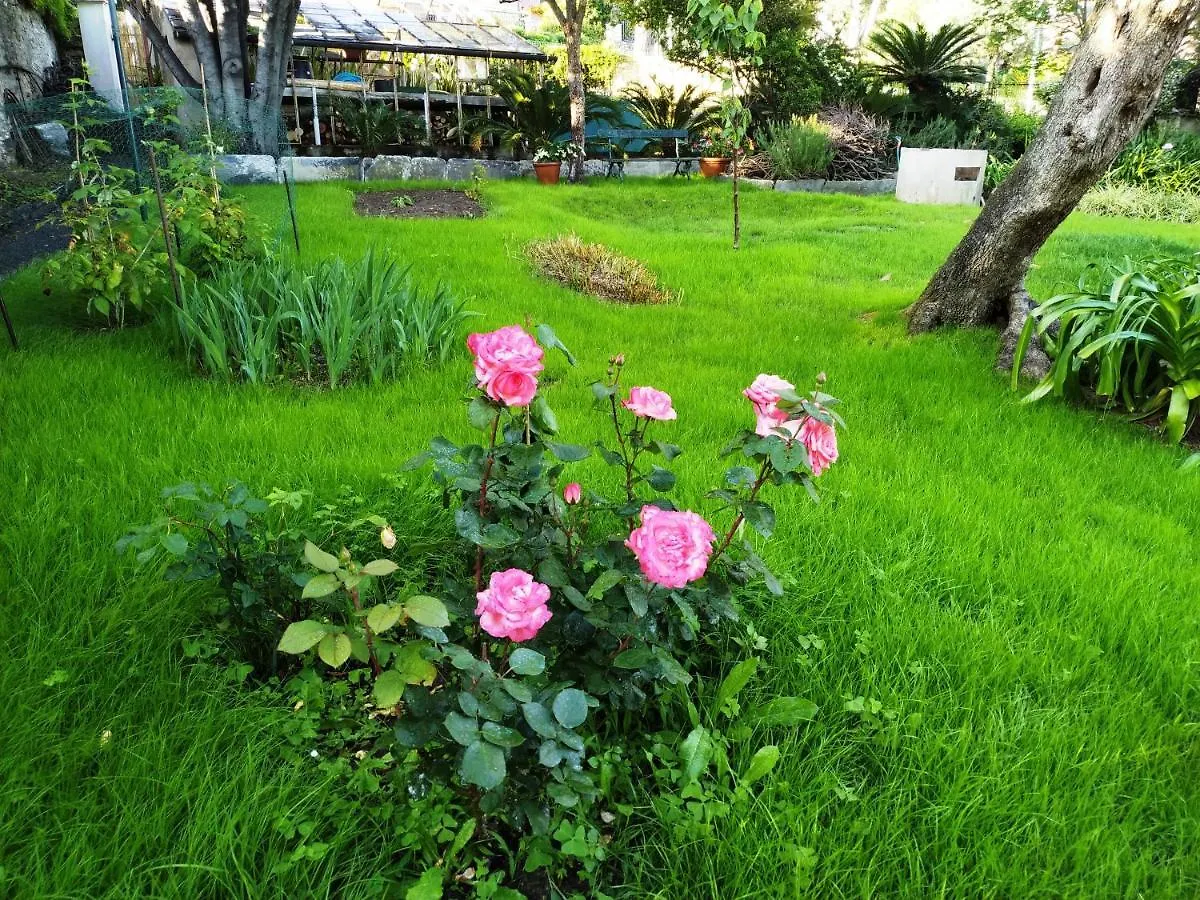 Apartment Romantic garden sea view Nervi Genua