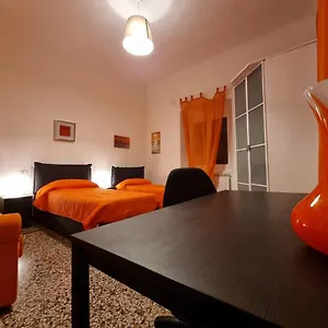 Wow 2 - 175 Mq - Posteggio Privato - Davanti Porto Traghetti - Fino A 10 Posti Letto - Balcone Gênes